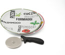 Luxe Pizzaset – 2 Grote Pizzaborden Ø 30 cm + Pizzasnijder – Italiaanse Print – Porselein – Rood & Groen